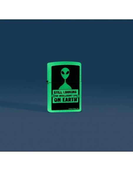 Brichetă Zippo 46092 Still looking for intelligent life on Earth - Glow-in-the-Dark